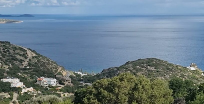 Large seaside, hilltop plot, in prestigious location