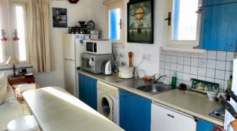 APMAK1 - kitchen in top apartment