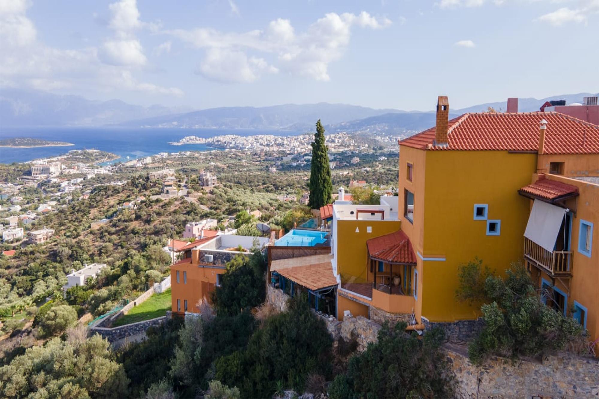 Villa and guesthouse with fantasic views, near Agios Nikolaos