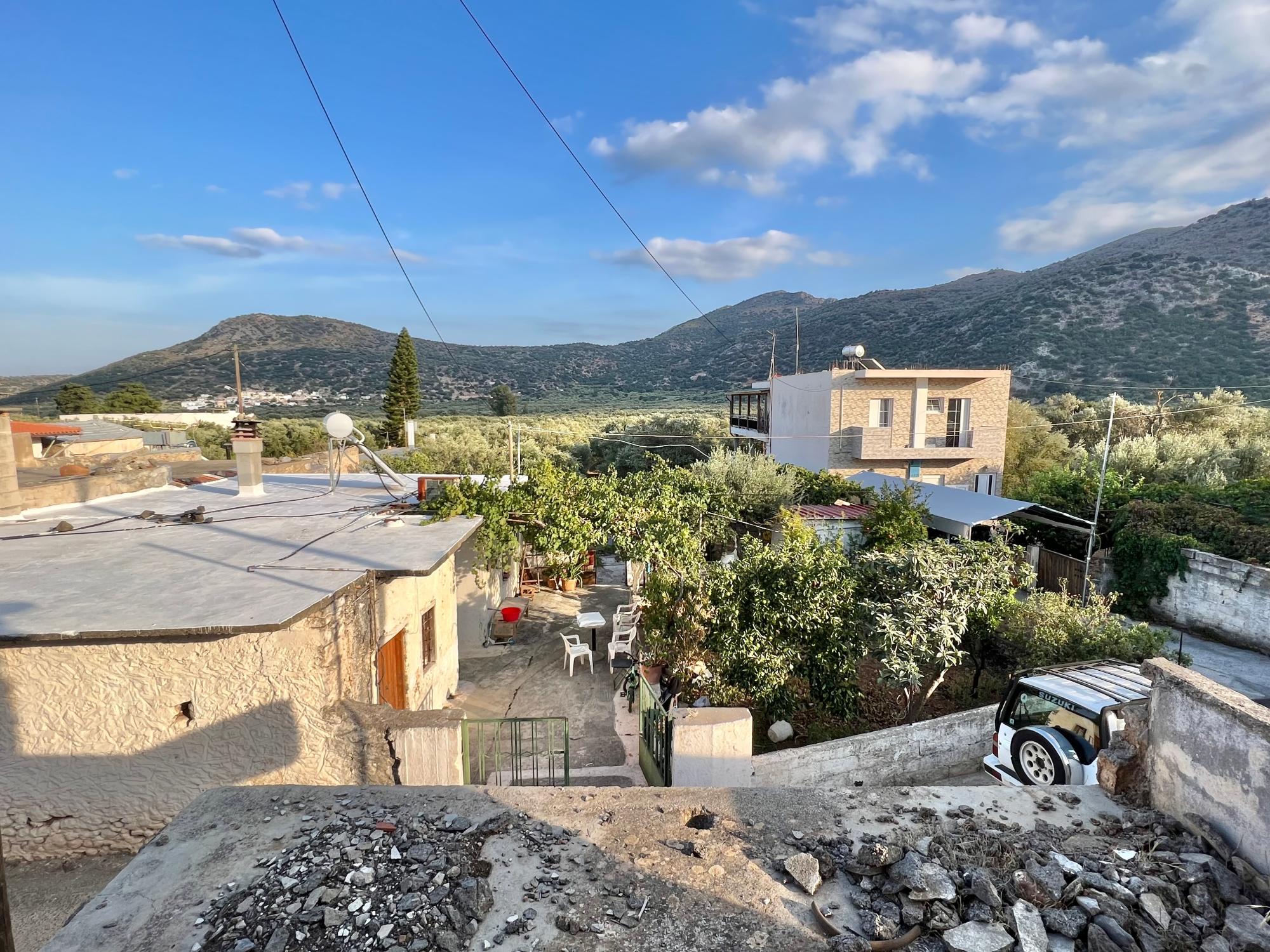 Stone House for renovation near town of Agios Nikolaos