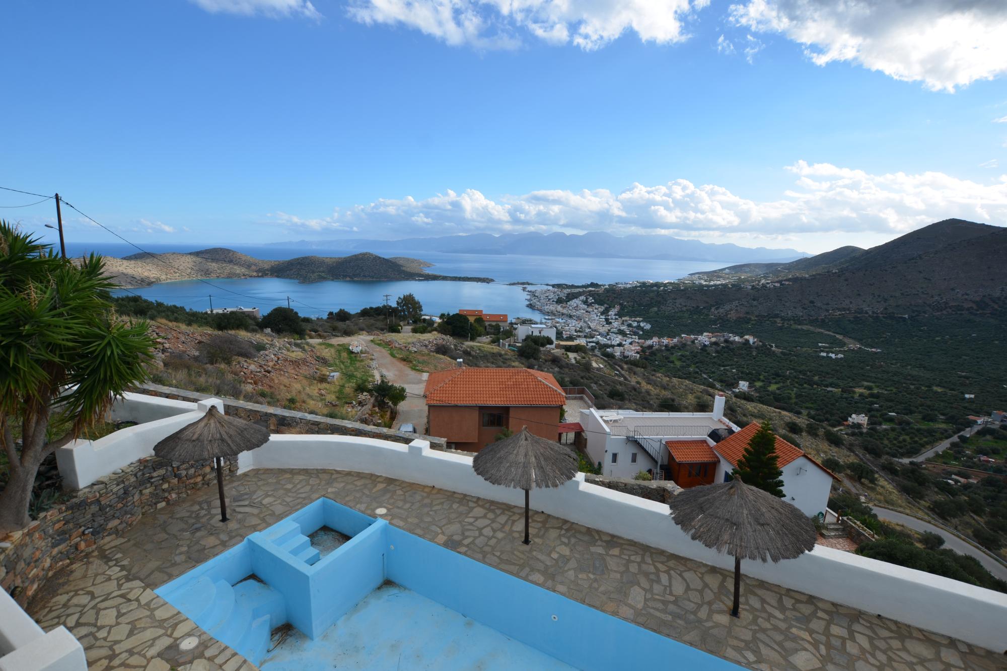 Two villas of 3 bedrooms with pools – Amazing views.