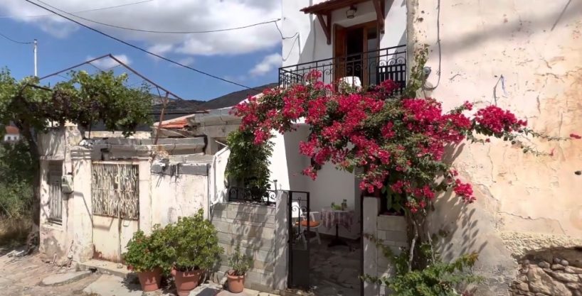 1-2 bedroom house with nice courtyard in traditional village.