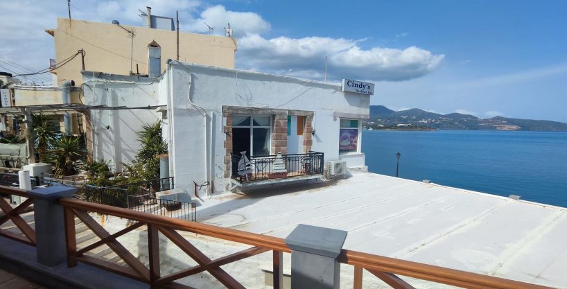 Fully equipped bar business for sale in tourist town harbour. Amazing sea views.