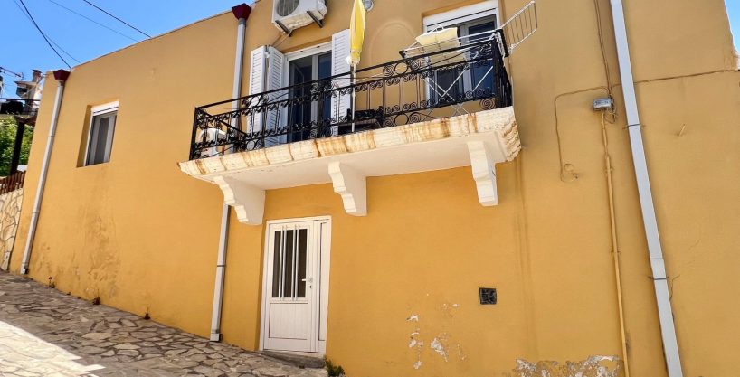 Cozy 1/2 bedroom house in traditional village, plus a 30 tree olive grove