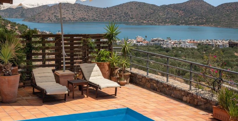 Villa with pool offering amazing views of the Elounda bay